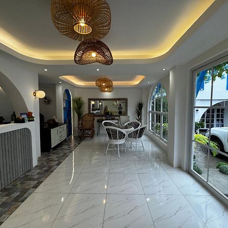 Bernese Resort Hotel Powered By Cocotel Ligao Kültér fotó