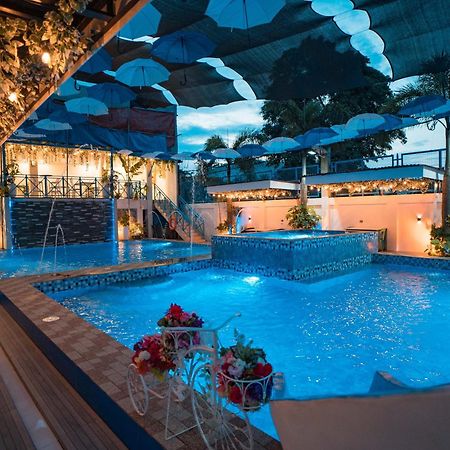 Bernese Resort Hotel Powered By Cocotel Ligao Kültér fotó