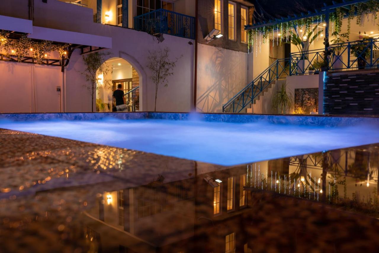Bernese Resort Hotel Powered By Cocotel Ligao Kültér fotó