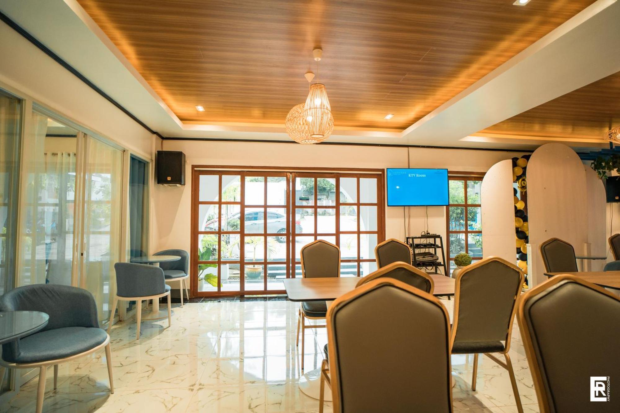 Bernese Resort Hotel Powered By Cocotel Ligao Kültér fotó